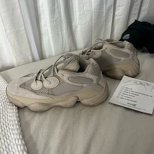 Yeezy 500 size 7 men 9 women